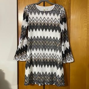 Tacera crochet-look dress with bell sleeves - womens Large